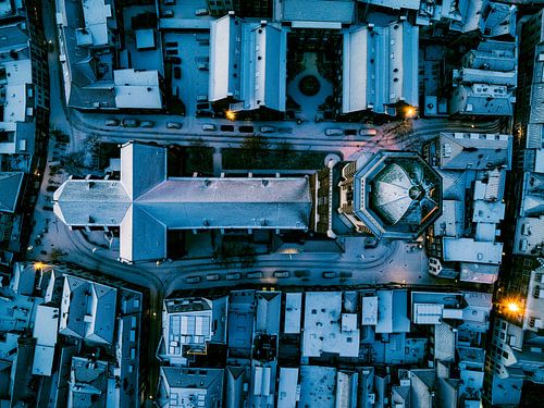Zwolle Peperbus kerktoren tijdens een koude winter zonsopkomst