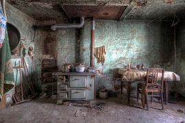 Green Kitchen by Urbex & Preciousdecay by Sandra