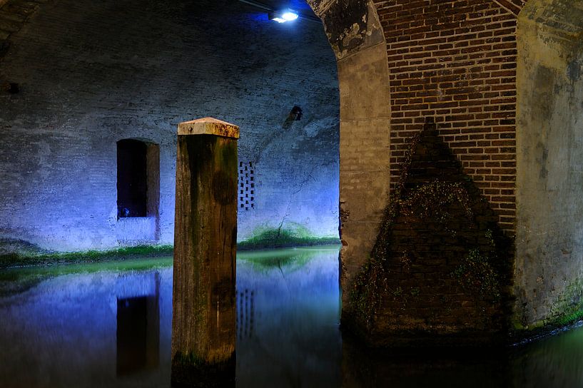 Kalisbrug over Oudegracht in Utrecht ter hoogte van Vismarkt van Donker Utrecht