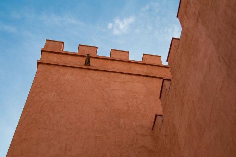 créneaux sur le mur du château par Klaartje Majoor
