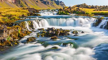 Watervallen nabij Kirkjubaejarklaustur, IJsland van Henk Meijer Photography