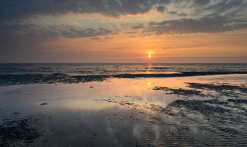 Zonsondergang aan de brouwersdam
