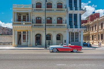 Beautiful classic on the Malecon by Christian Schmidt