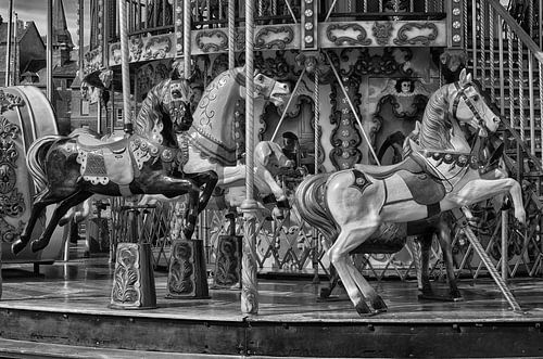 Carrousel antique avec chevaux