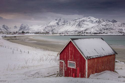 Lofoten Ramberg Strand die rote Hütte