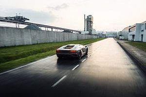 Lamborghini Aventador S driving in Amsterdam by Sebastiaan van 't Hoog