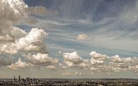 Wolken boven de Stad Brisbane van Bastiaan Schuit thumbnail