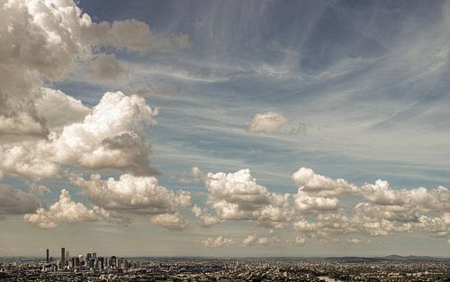 Nuages sur la ville de Brisbane