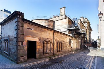 Oud vintage industrieel gebouw in Edinburgh van Peter de Kievith Fotografie