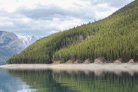 Minnewanka-See in Kanada von Map of Joy