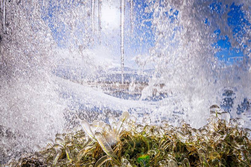 Behind the waterfall Gluggafoss by Sander Peters