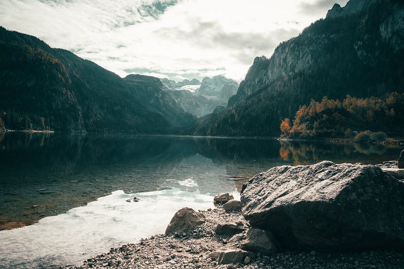 Lac miroir Gosausee en automne par Marjolijn Barten