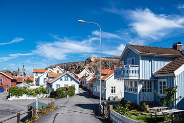 Vue de la ville de Fjällbacka en Suède sur Rico Ködder