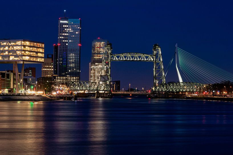 Rotterdam  at Night van Vivo Fotografie