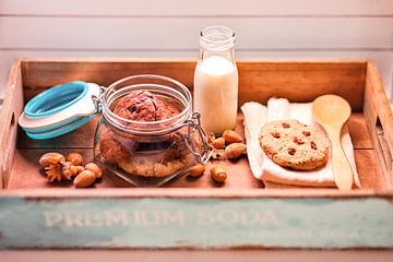 cookies and milk