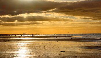 Katwijk aan Zee Serie - Hinter den Wolken.....