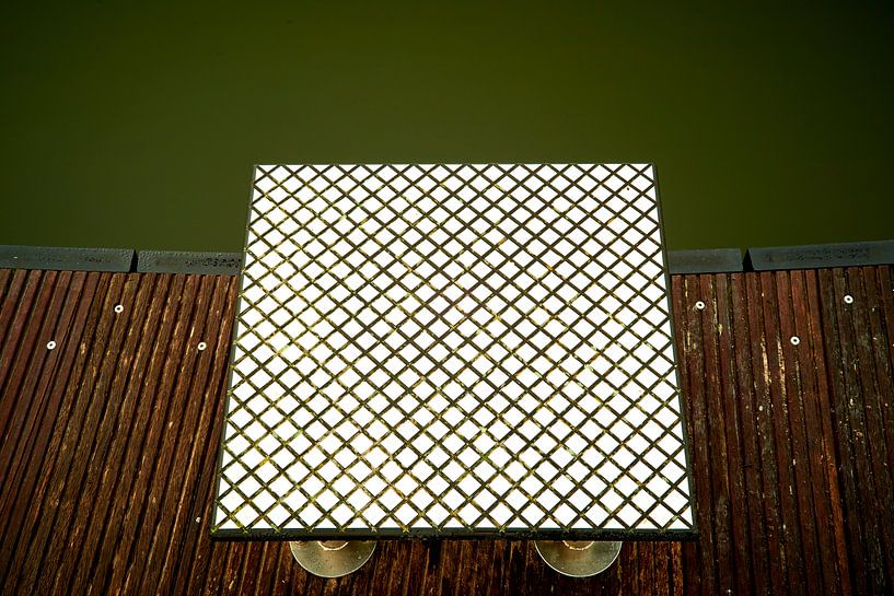 Wafelstructuur op een startblok voor het zwemmen van Jenco van Zalk