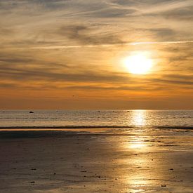 Zonsondergang op het strand van Poel, romantisch van Martin Köbsch