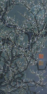 Japanischer Vintage-Druck. Pflaumenblüte bei Vollmond in warmem Grau