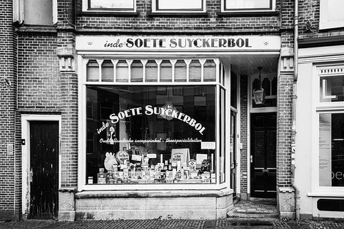 Old Dutch shop Inde Soete Suyckerbol in Alkmaar