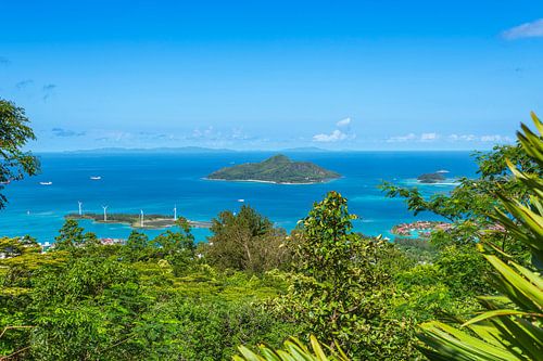 Prachtig uitzicht over de binneneilanden van de Seychellen van Peter Baier