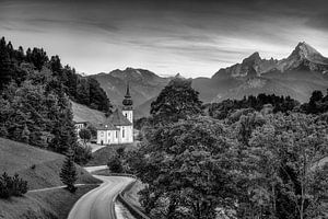 Lueur des Alpes sur le Watzmann près de Berchtesgaden. Noir Blanc sur Manfred Voss, Schwarz-weiss Fotografie