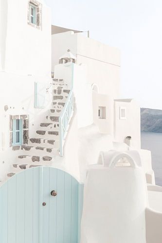 Wit huis op Santorini met blauwe deur | fine art fotoprint