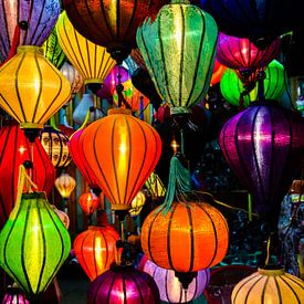 Brandende lantaarns in Hội An, Vietnam van Rietje Bulthuis