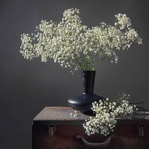 Nature morte avec des fleurs. Fleurs coupées.
