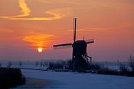 Lever de soleil à Kinderdijk en hiver par Anton de Zeeuw Aperçu