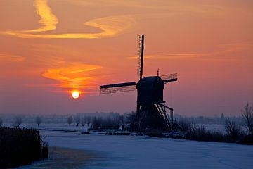 Lever de soleil à Kinderdijk en hiver