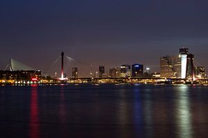 Skyline Rotterdam van Willem Vernes