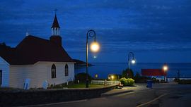 L'église du village un soir d'été sur Claude Laprise