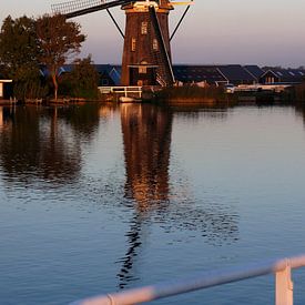 Nederlandse molen met weerspiegeling van Remco de Zwijger