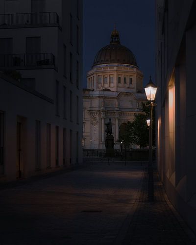 Paleis van Berlijn bij lantaarnlicht