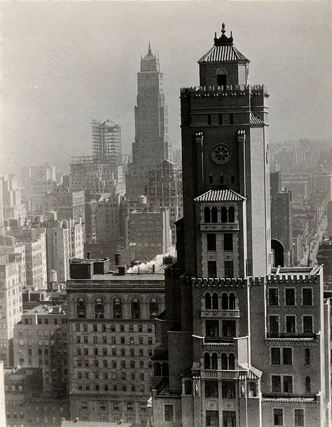 From the Shelton Looking North (1927) by Alfred Stieglitz von Peter Balan