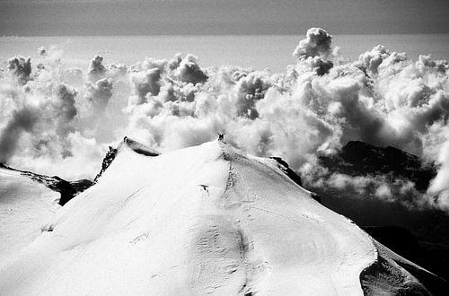 Les alpinistes sur le Mont Rose