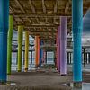 onder de pier op het strand van Scheveningen den haag  sur Groothuizen Foto Art