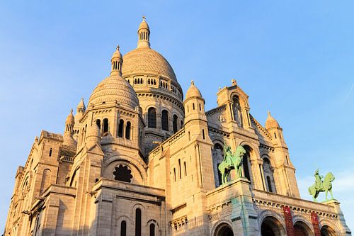 Sacre-Coeur midday sun