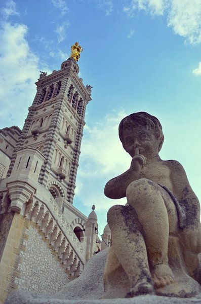 Stille in Marseille - Engelsstatue in der Basilika von Carolina Reina Photography