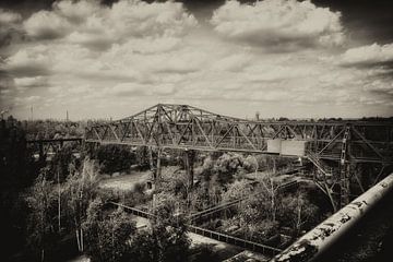 Das Krokodil - Hochofen Brücke im Landschaftspark Duisburg-Nord von Jakob Baranowski - Photography - Video - Photoshop