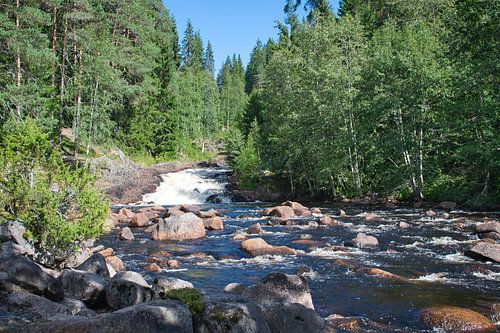 Aangekomen bij de Fämtfallet in de rivier de Fämtån