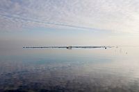 Spiegelend water bij de Brouwersdam