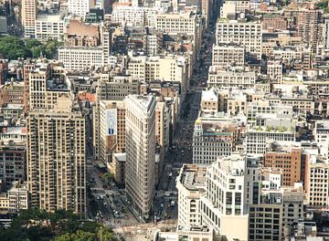 Flatiron Building in NY by Karin Mooren