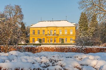 Kasteel Oost, historical allure in Valkenburg by Flachsfotografie