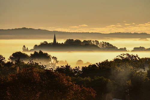 L'église St. Magdalena dans le brouillard, Vilmnitz, Putbus, Rügen