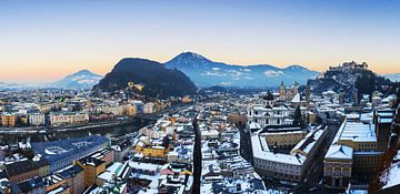 Salzburgse skyline bij zonsondergang van Frank Herrmann