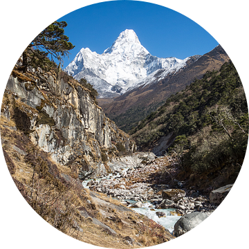 Ama Dablam, Himalaya, Nepal van Thea.Photo