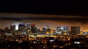 Skyline Kaapstad by night - CapeTown by night van Sabine DG