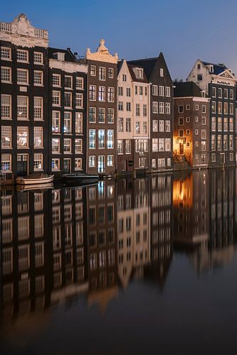 Amsterdam - Damrak - Reflectie van grachtenpanden